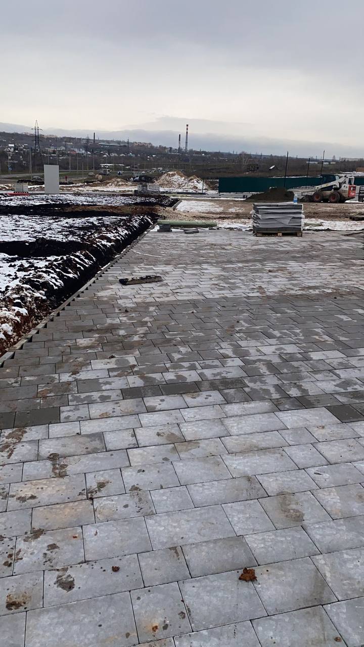Уложенная тротуарная плитка
